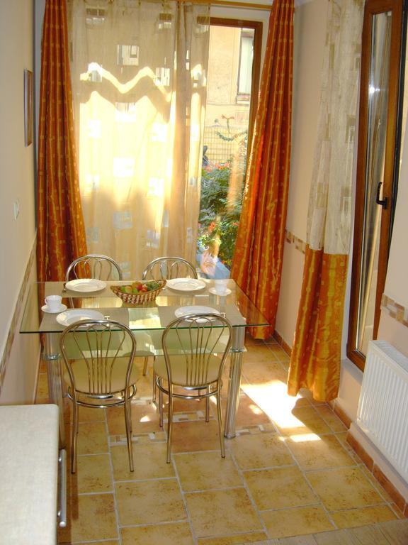 Apartment On Pushkinskaya 16 Odessa Rom bilde